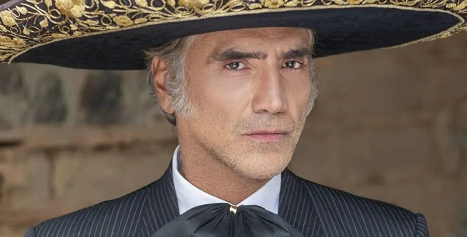 Alejandro Fernández inició el 2023 con el estreno de su nuevo sencillo titulado “Inexperto en Olvidarte” el cual ya está disponible en todas las plataformas digitales. Escúchalo aquí.