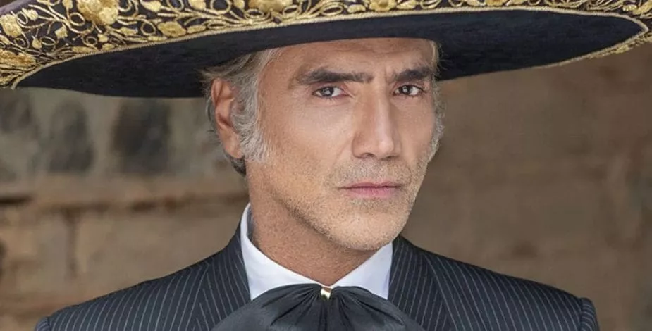 Alejandro Fernández inició el 2023 con el estreno de su nuevo sencillo titulado “Inexperto en Olvidarte” el cual ya está disponible en todas las plataformas digitales. Escúchalo aquí.