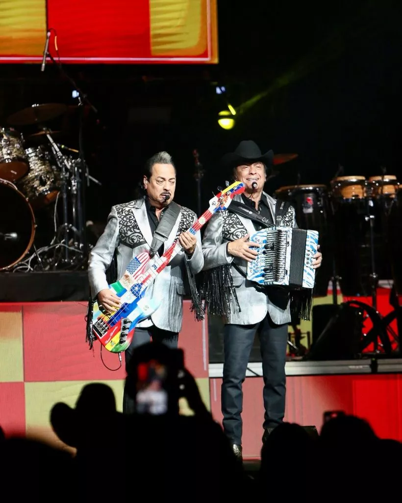 IMAGEN 2 7 los tigres del norte tour