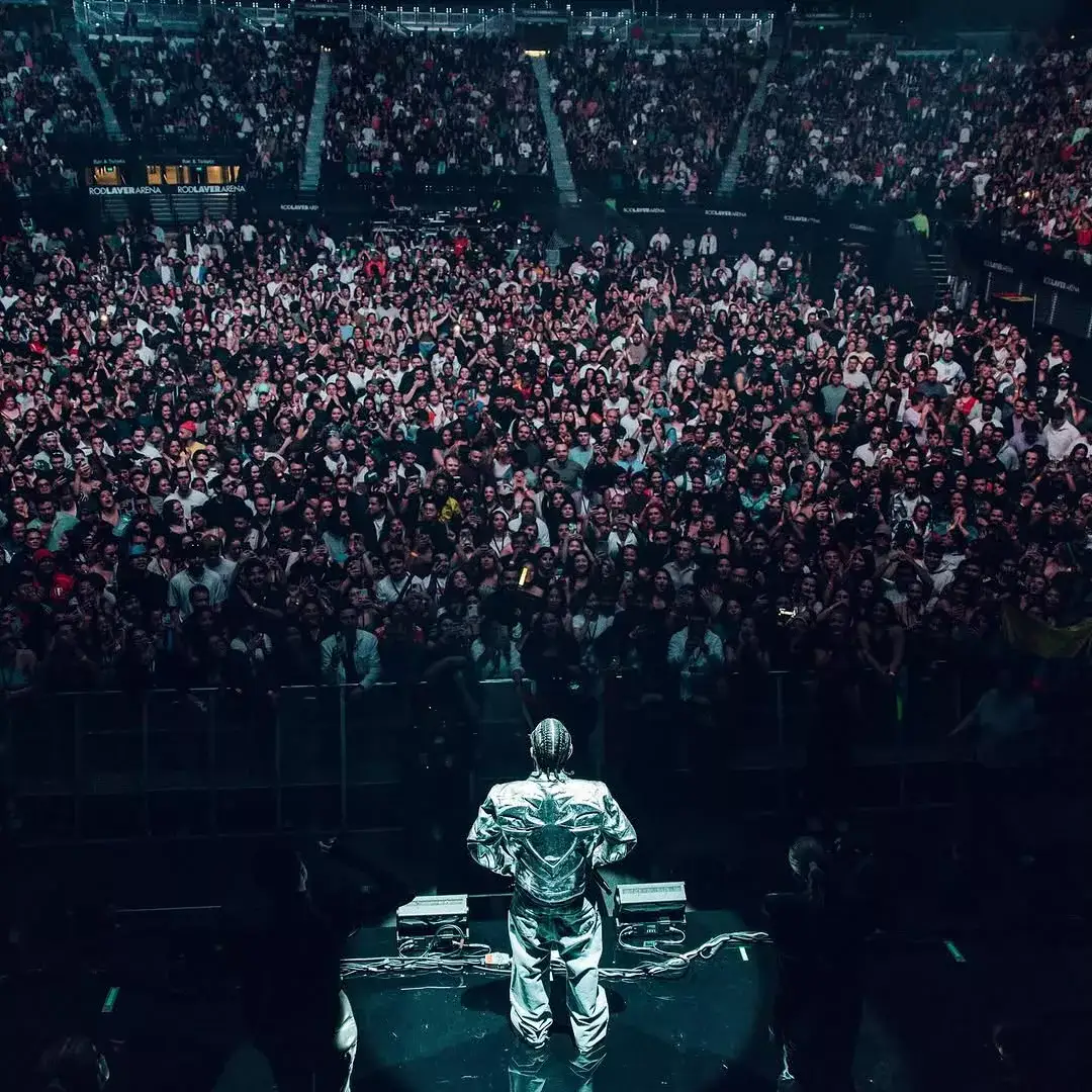 IMAGEN 2 8 j balvin tour