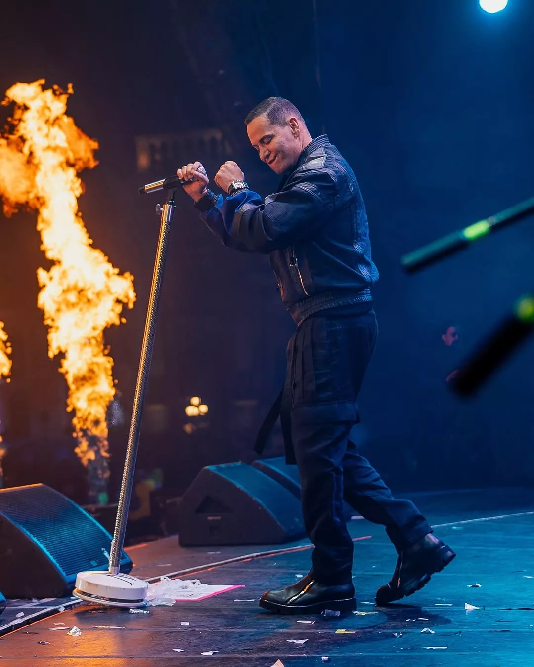 IMAGEN 2 14 victor manuelle