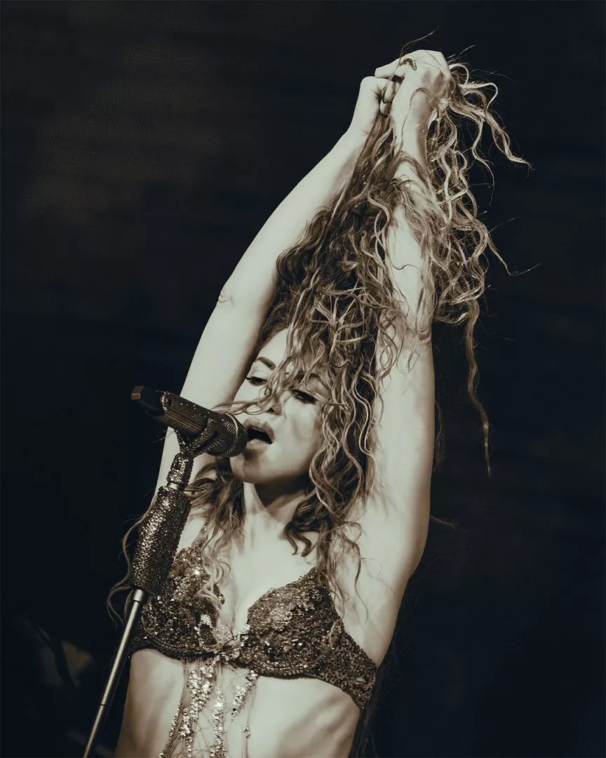 Shakira – “Las Mujeres Ya No Lloran Tour”