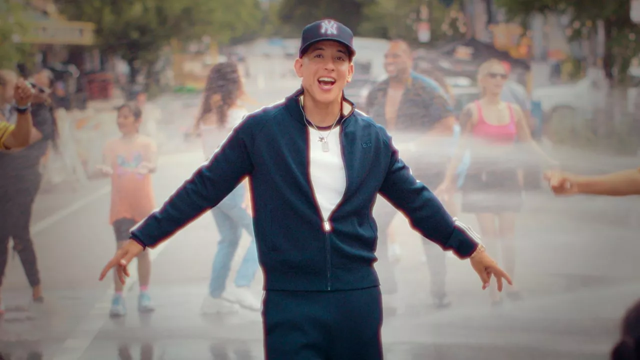 DY - Sonríele (Video Oficial)