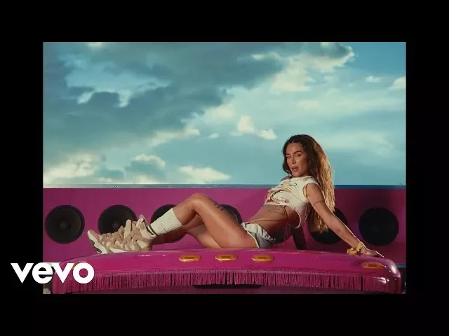 Greeicy - Quiero + (Official Video)