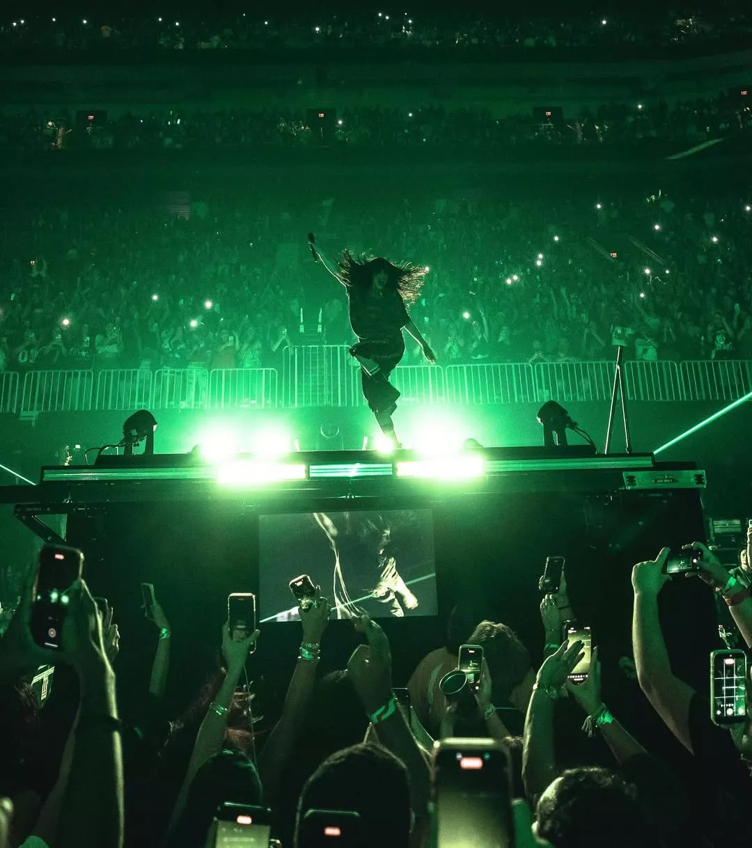IMAGEN 3 2 billie eilish tour