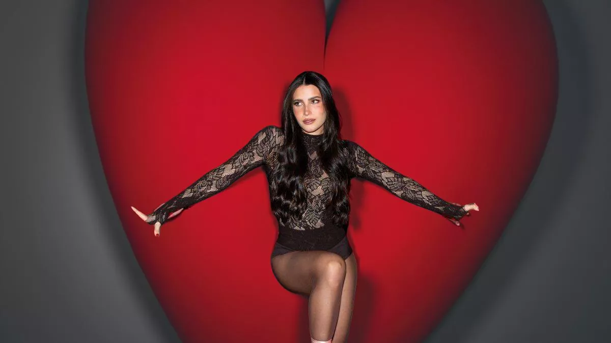 Zhamira Zambrano estrena su nuevo álbum “Curita Para El Corazón”